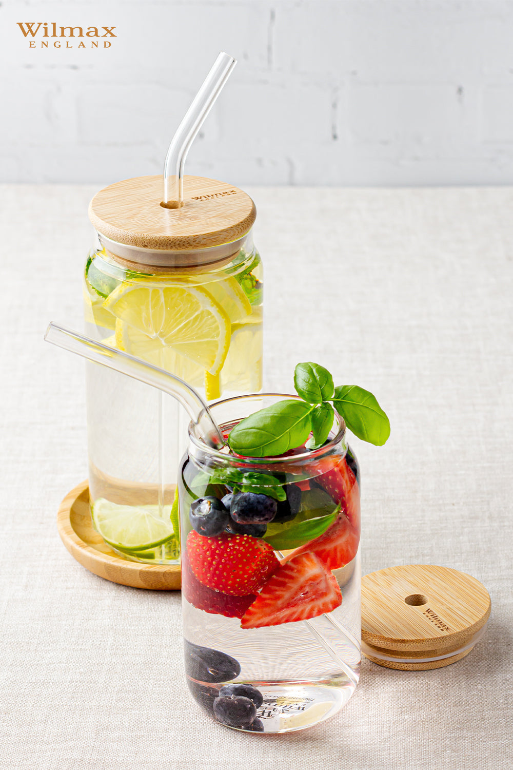 Glass Tumbler with Bamboo Lid & Glass Straw | 17 fl oz | Crystal Clear | Dishwasher Safe | England | Wilmax England