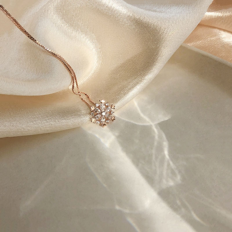 ANENJERY Flash Cubic Zircon Snowflake Pendant Necklace Fashion Clavicle Chain Rose Gold Silver Color Necklace For Women S-N605