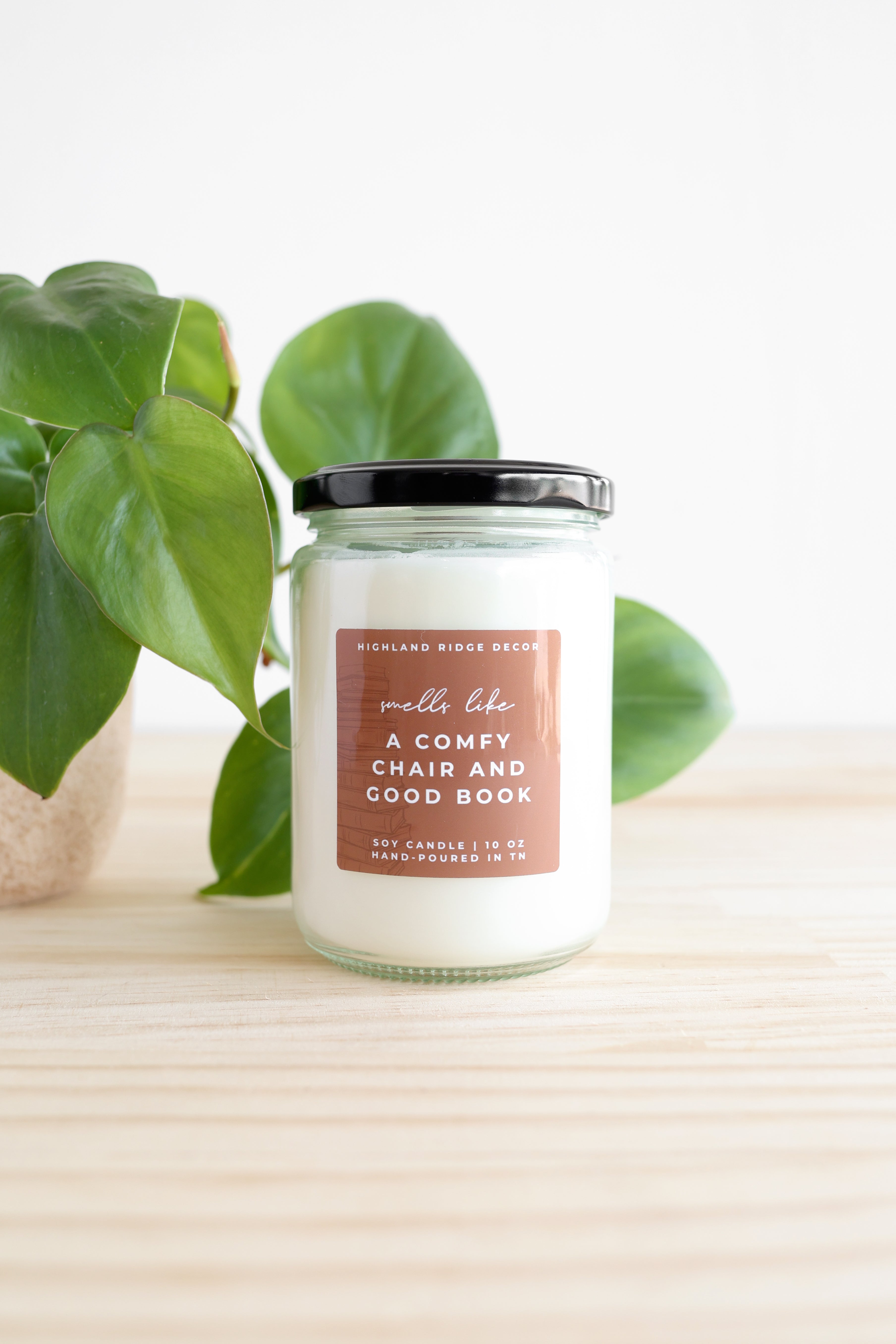 A Comfy Chair and Good Book Candle | Hand-Poured Soy | Tobacco Leaf, Oak, Patchouli & Caramel | Crackling Wooden Wick | Highland Ridge Decor