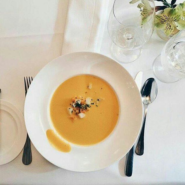 White Fine Porcelain Deep Plate | 9" | 14 Oz | Rolled Rim | Made in England | Sold Individually | Wilmax