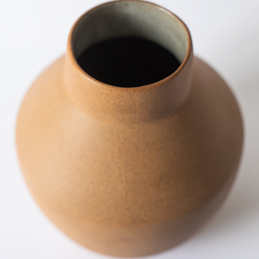 Egeo Wheel-Thrown Ceramic Vase | Local Clay | Kiln-Fired Earth Tones | One of a Kind | Al Centro