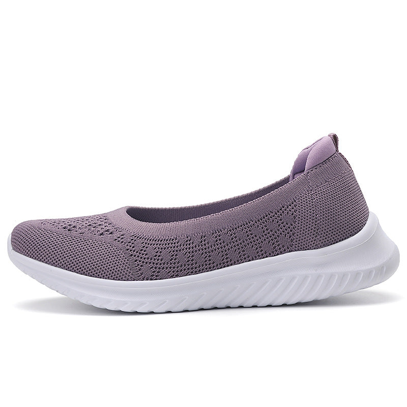 Large size soft soled fly woven women's shoes are breathable and can be easily stepped on in a fashionable single shoe for women