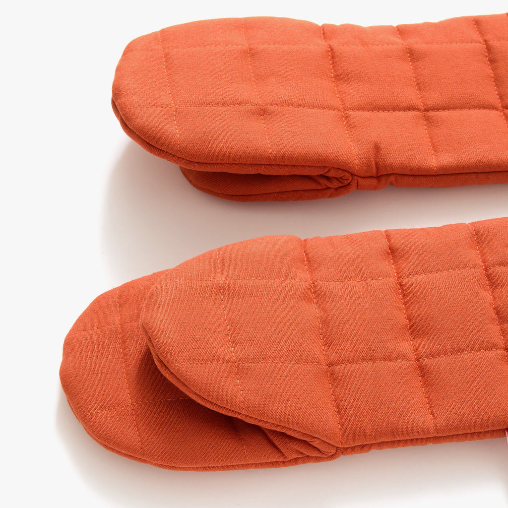 Quilted Oven Mitts | Paprika Red | Ergonomic Hand Shape | Kitchen | Powered by People