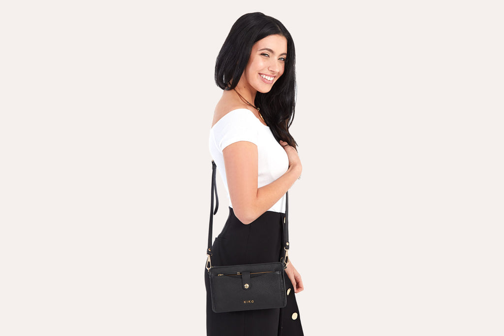 Pebble Leather Wallet Crossbody