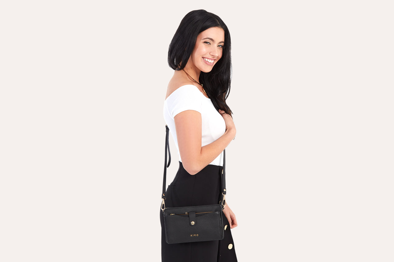 Pebble Leather Wallet Crossbody