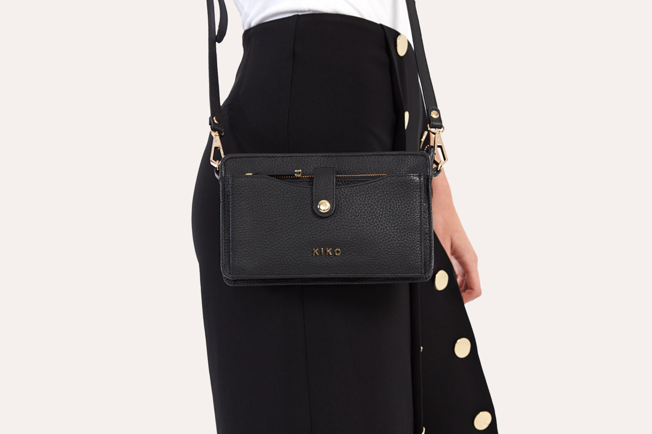 Pebble Leather Wallet Crossbody