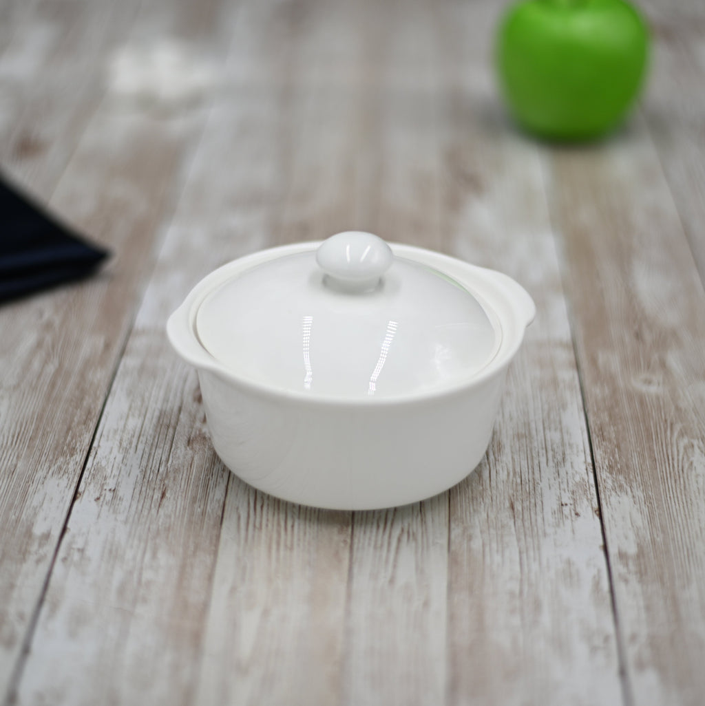 White Soup Cup With Lid | 4.5" | 9 Fl Oz | Fine Porcelain | Made in England | Wilmax