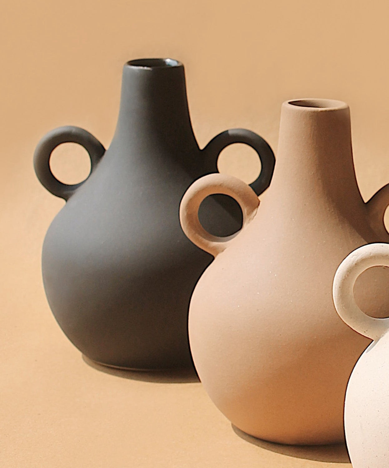 Belly Ceramic Vase | Ancient-Inspired Sculpture | Dried Flowers | Black, Terracotta & Off-White