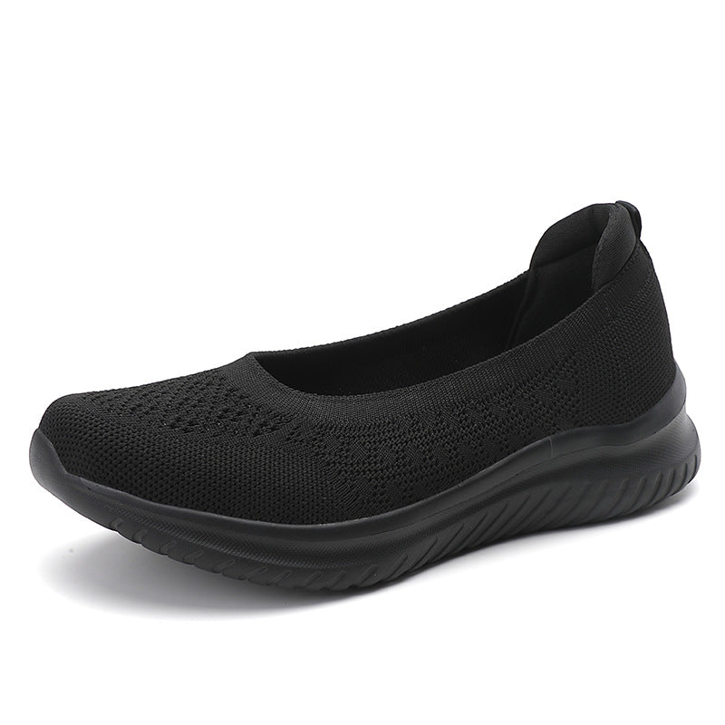 Large size soft soled fly woven women's shoes are breathable and can be easily stepped on in a fashionable single shoe for women
