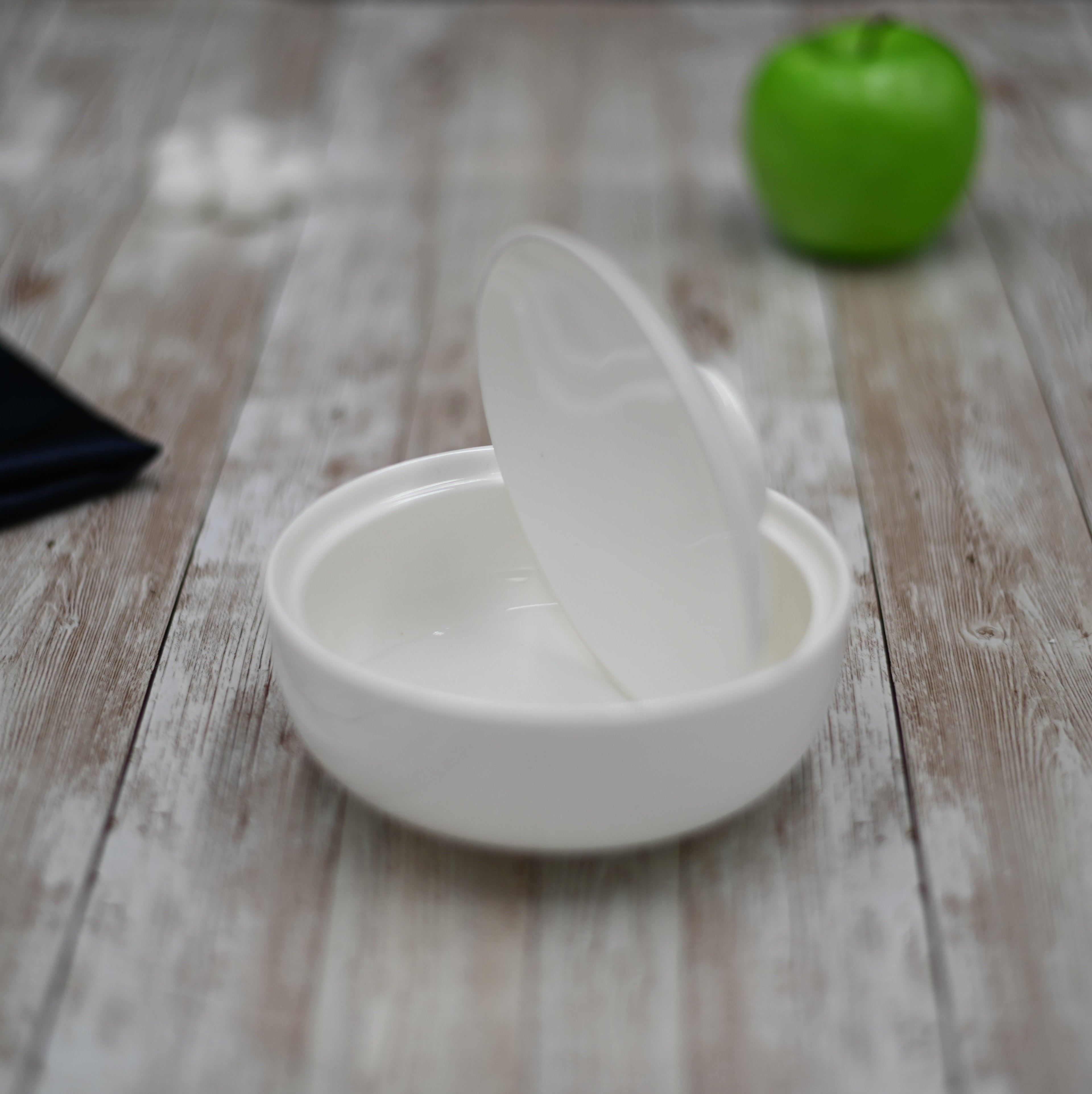 White Fine Porcelain Soup Cup with Lid | 5" | 11 Fl Oz | Made in England | Sold Individually | Wilmax