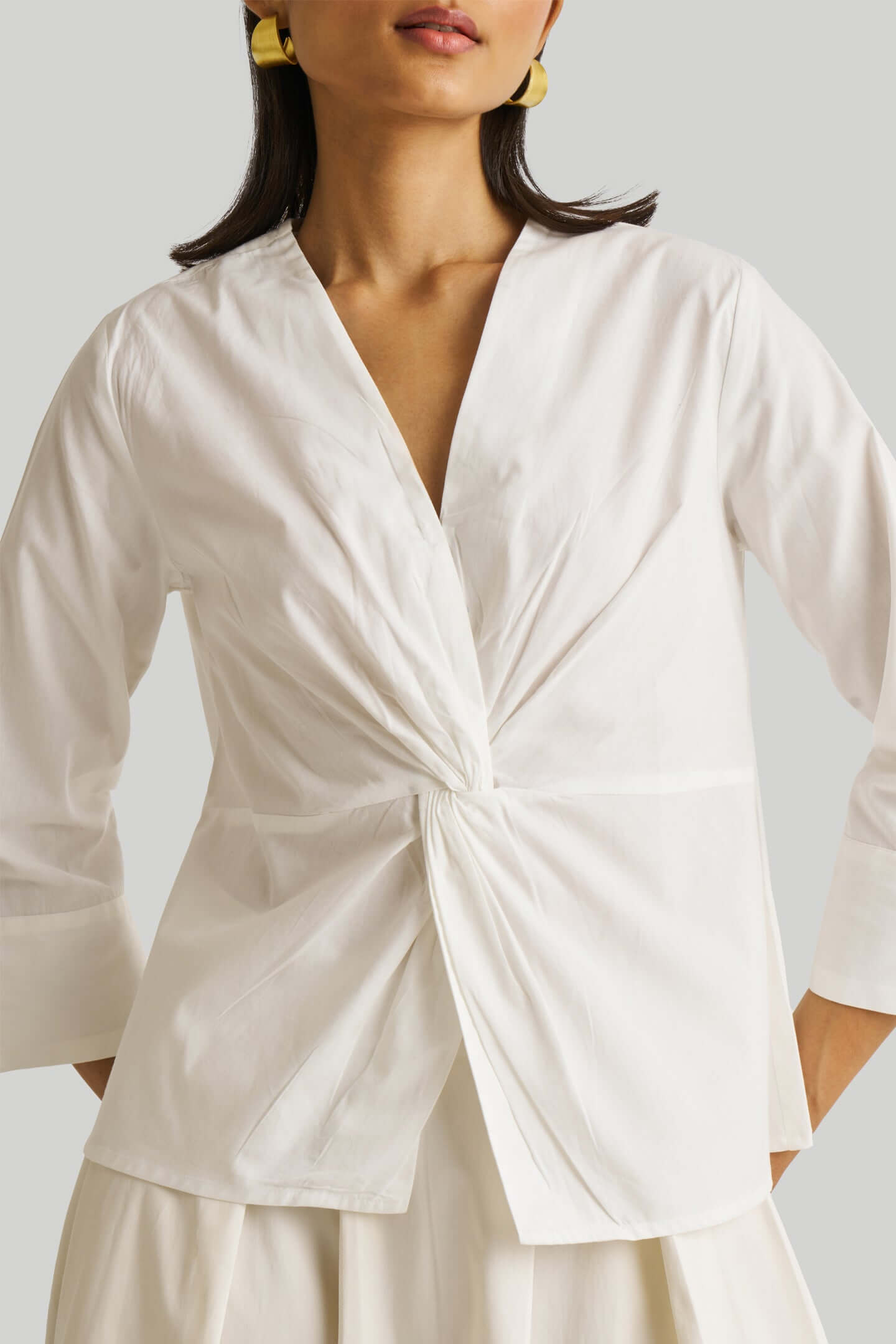 Front Twist Top in Coconut White | 100% Organic Cotton Poplin | V-Neck | Twisted Waist | Sleeve Button Detail | XS–3XL | Reistor