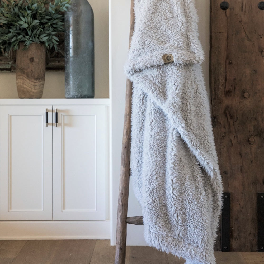 Angel Plush Blanket | Faux Fur Llama Plush | Ultimate Cozy Cocoon | BIG LOViE