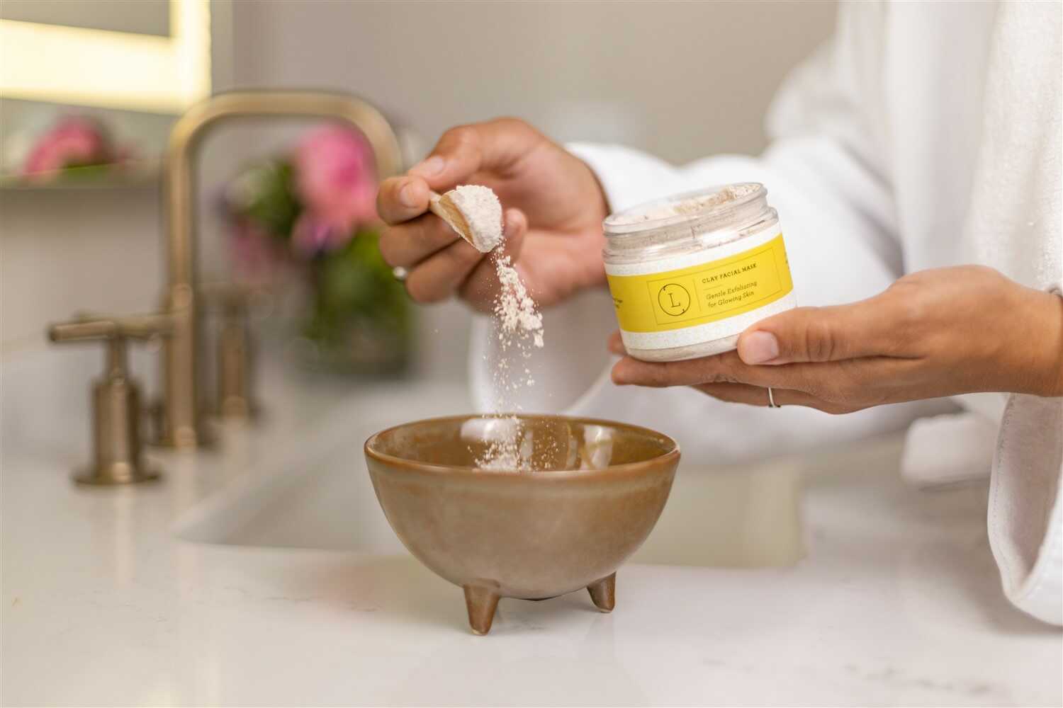 Natural Clay Facial Mask | Exfoliating & Glowing Skin Mask