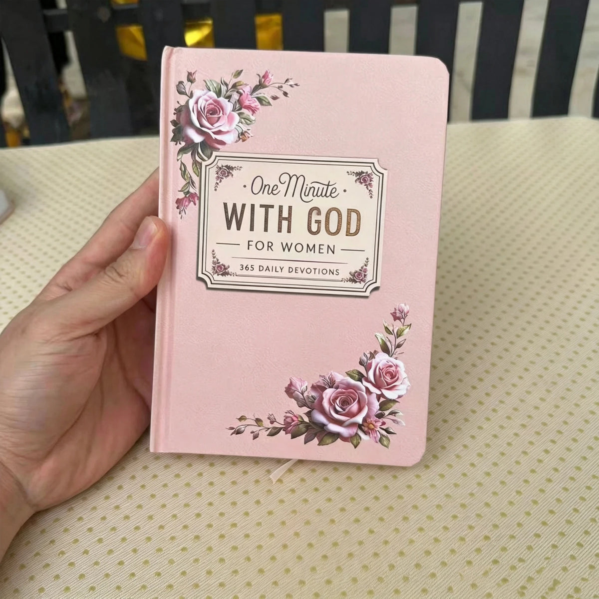 【One Minute With God For Men: 365 Daily Devotional Book Daily Bible