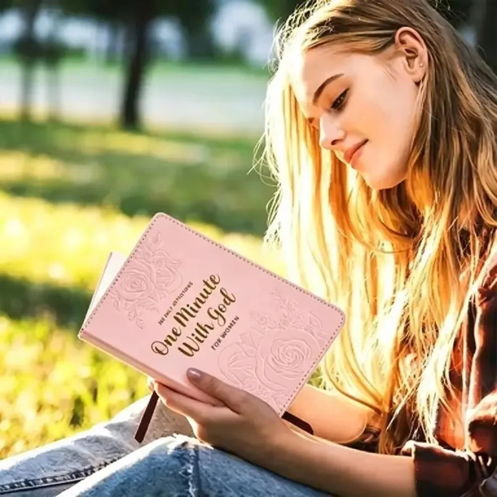 One Minute With God For Men/Women: 365 Daily Devotional Book Daily