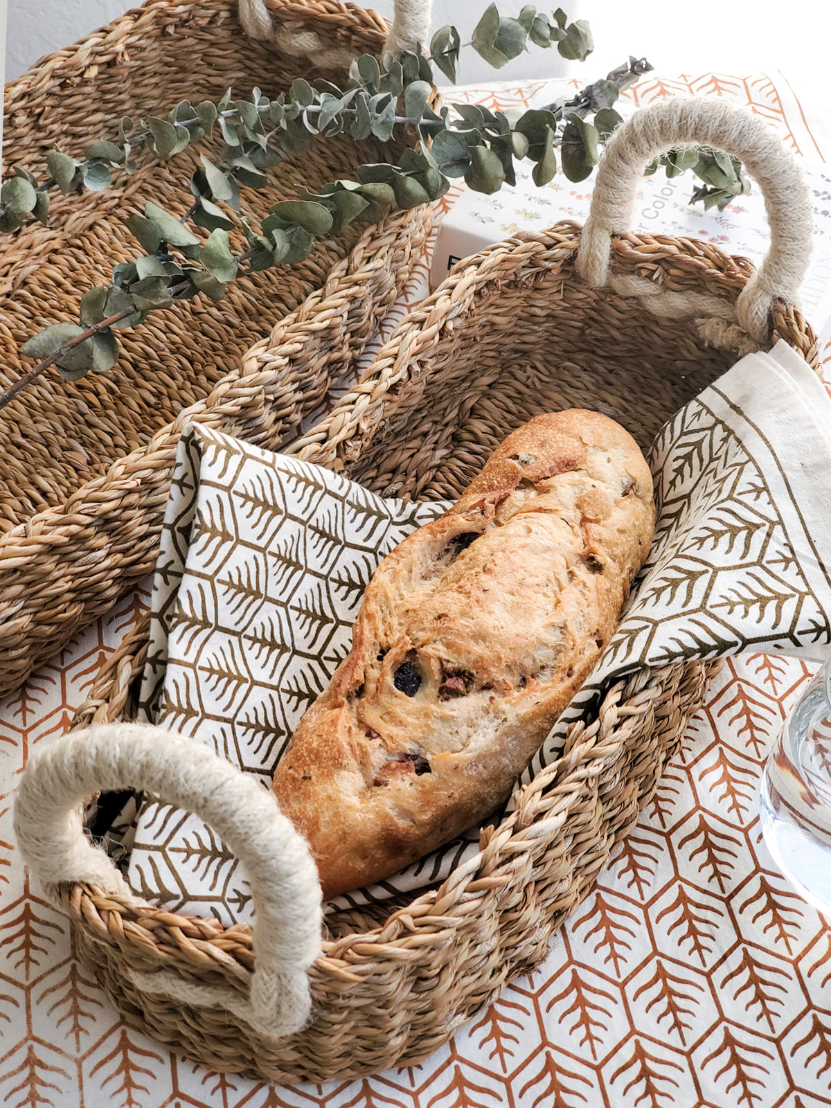 Savar Bread Basket with White Handle | Handwoven Seagrass & Jute | Fair Trade | Savar, Bangladesh | Korissa