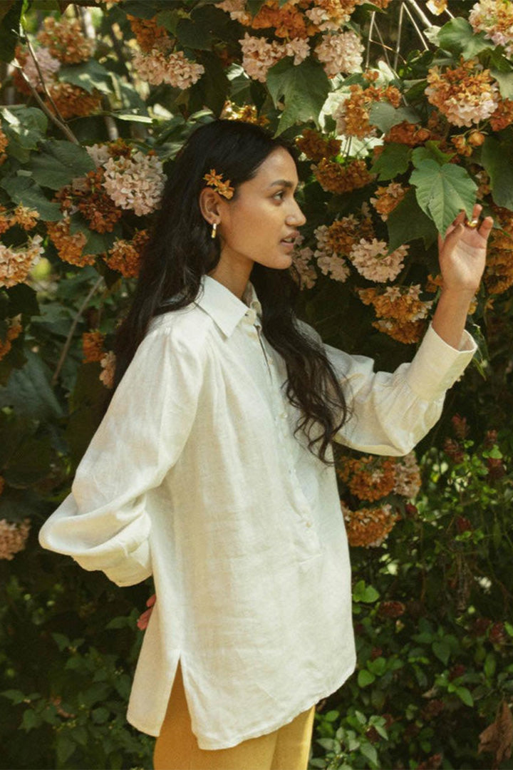 Summer Shirt in Shell Off-White | 100% Hemp | Relaxed Fit | Shoulder Gather Detail | Reistor