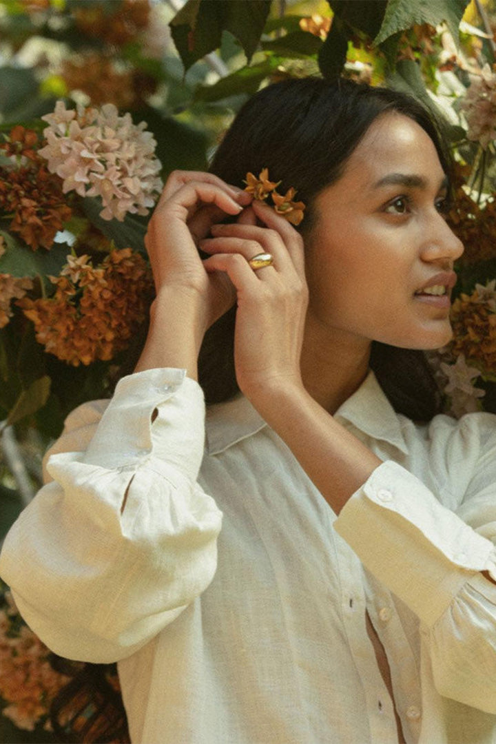 Summer Shirt in Shell Off-White | 100% Hemp | Relaxed Fit | Shoulder Gather Detail | Reistor