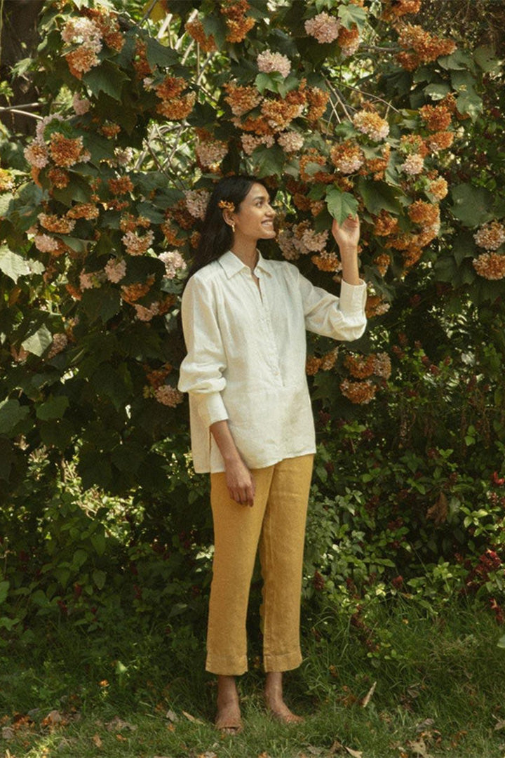 Summer Shirt in Shell Off-White | 100% Hemp | Relaxed Fit | Shoulder Gather Detail | Reistor