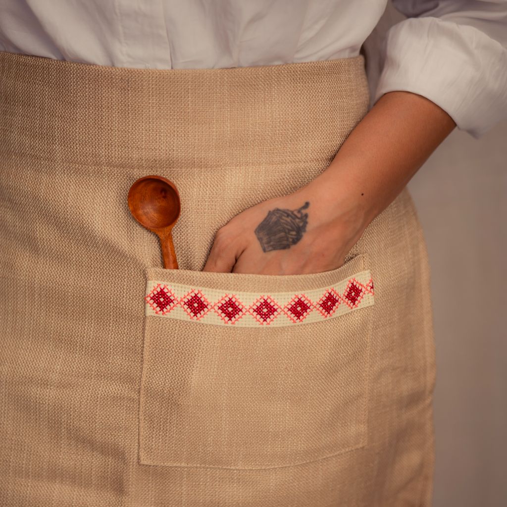 Farah Mediterranean Tatreez Half Apron - Cream