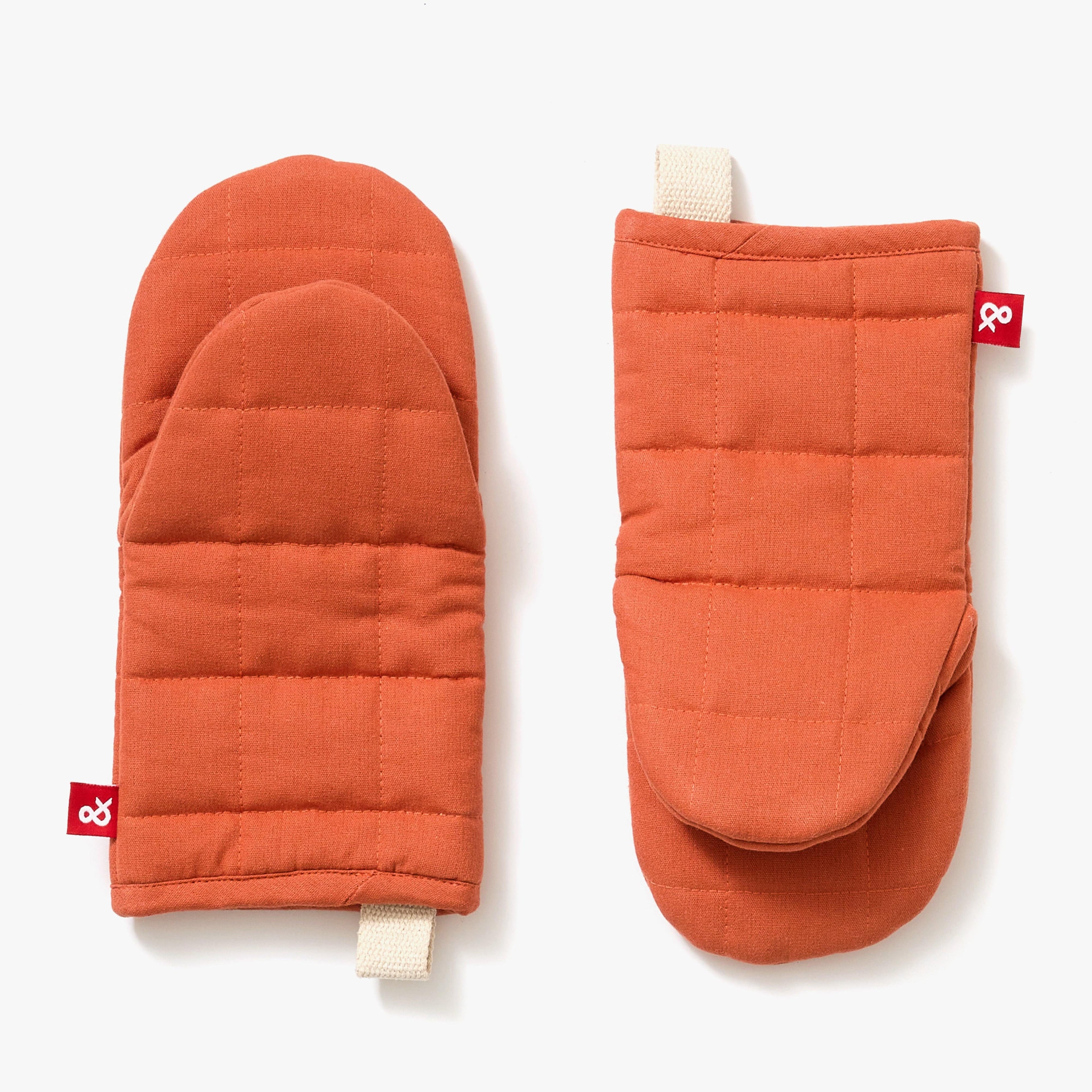 Quilted Oven Mitts | Paprika Red | Ergonomic Hand Shape | Kitchen | Powered by People