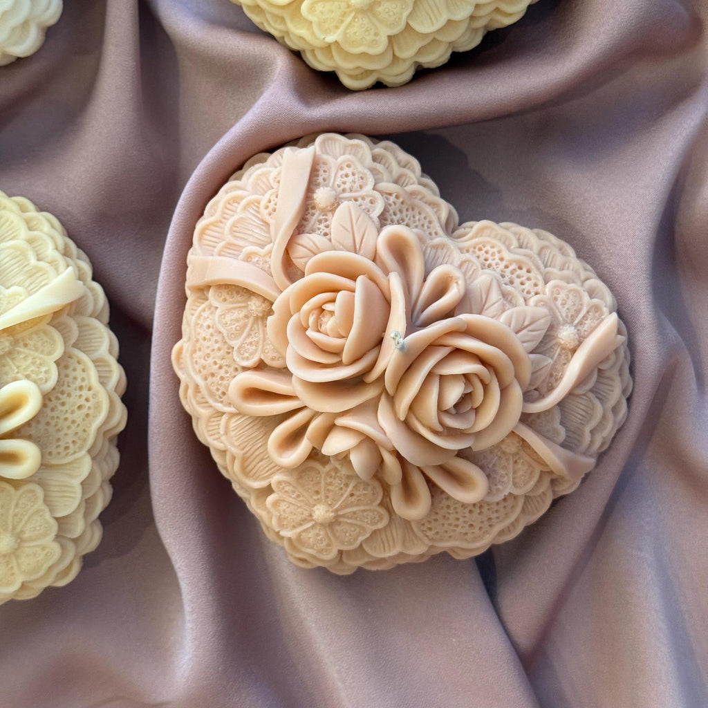 Flower Heart Soy Candle: Handmade Home Decor Gift