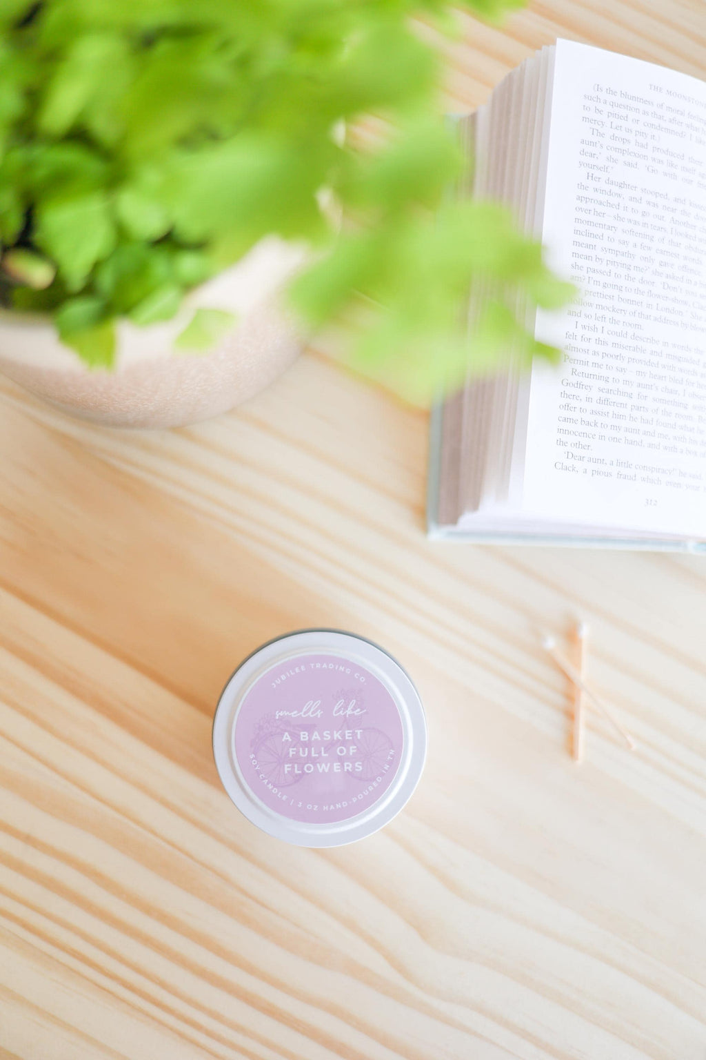 "A Basket Full of Flowers" Soy Candle | Natural Soy Wax | Crackling Wooden Wick | Fresh Floral, Coconut & Sandalwood | Highland Ridge Decor