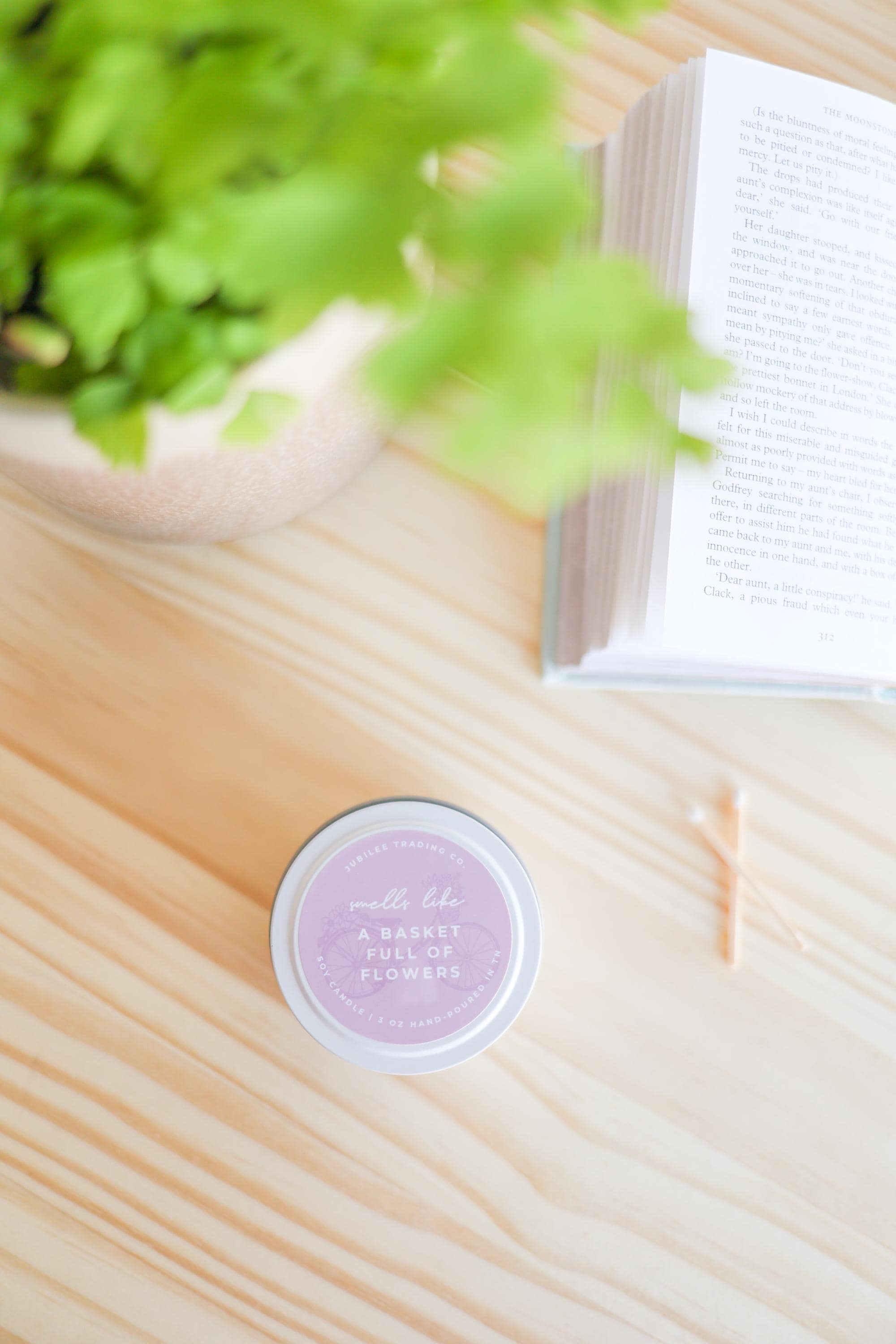 "A Basket Full of Flowers" Soy Candle | Natural Soy Wax | Crackling Wooden Wick | Fresh Floral, Coconut & Sandalwood | Highland Ridge Decor