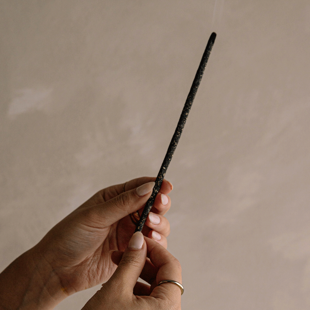White Sage Incense Sticks | 7 Hand-Rolled in Peru | Organic | 45-60 Min Burn | Powered by People