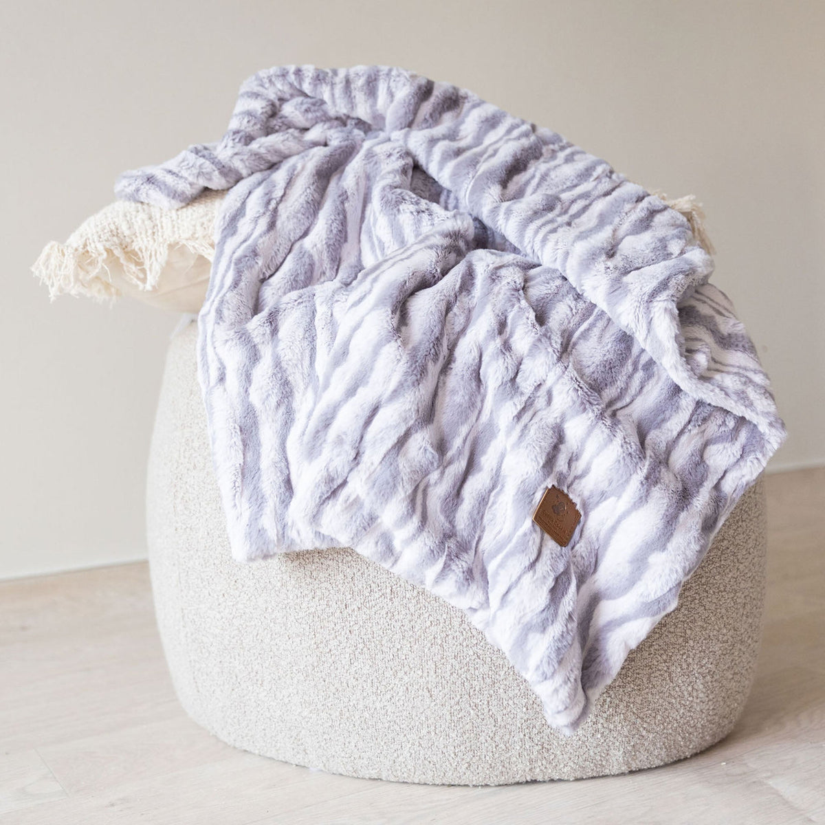 Luxury Grey Wavy Fur Blanket