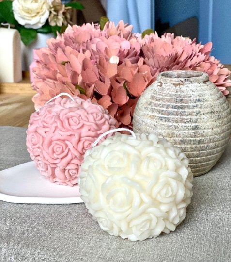 Rose Blossom Sculpture Candle – Hand-Poured Soy Wax | Ivory & Rose
